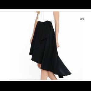 Black midi skirt with hi lo hem 🔮